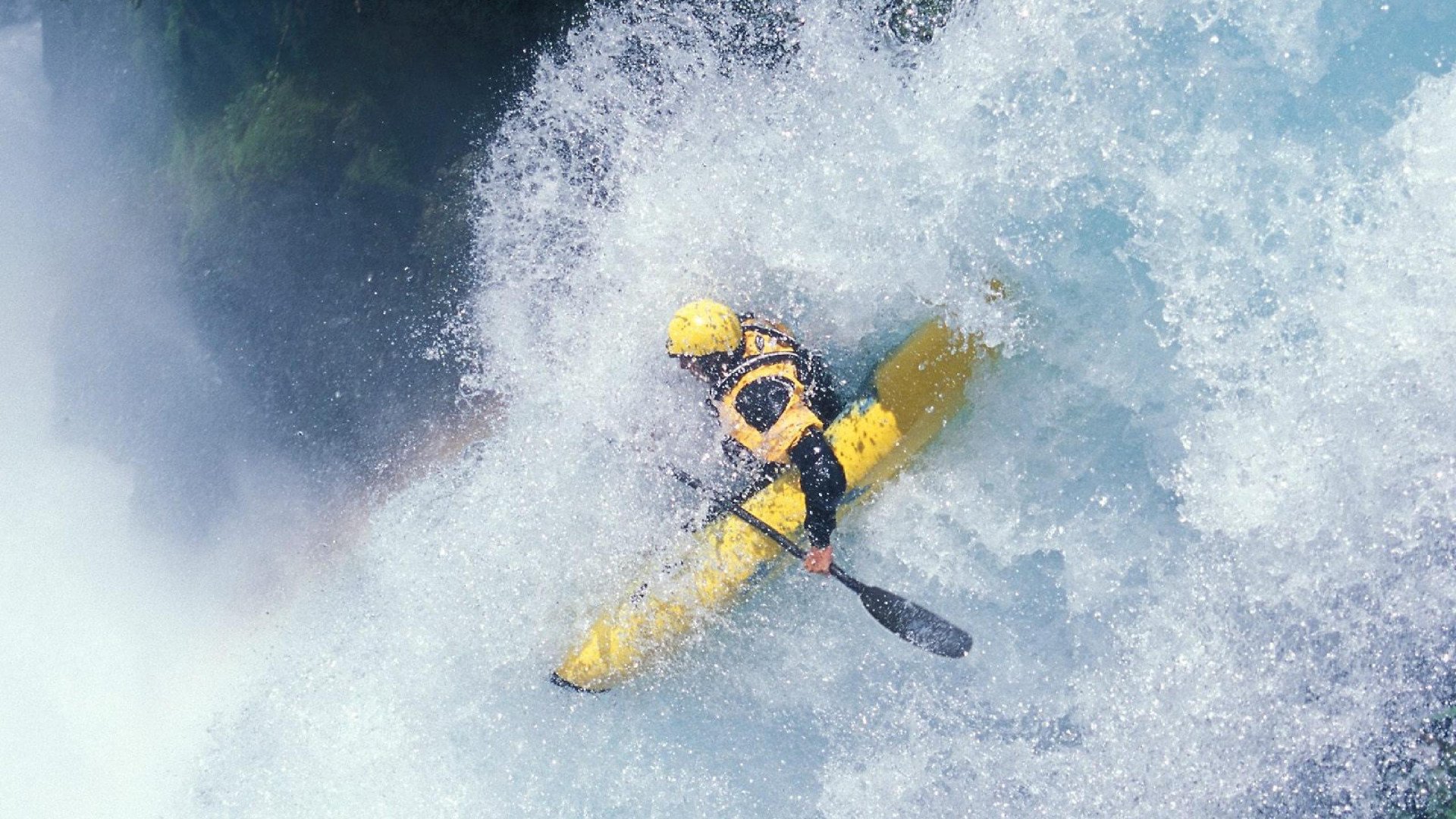 “高新体育中心：举重选手奋力拼搏，超越极限迎接荣耀”